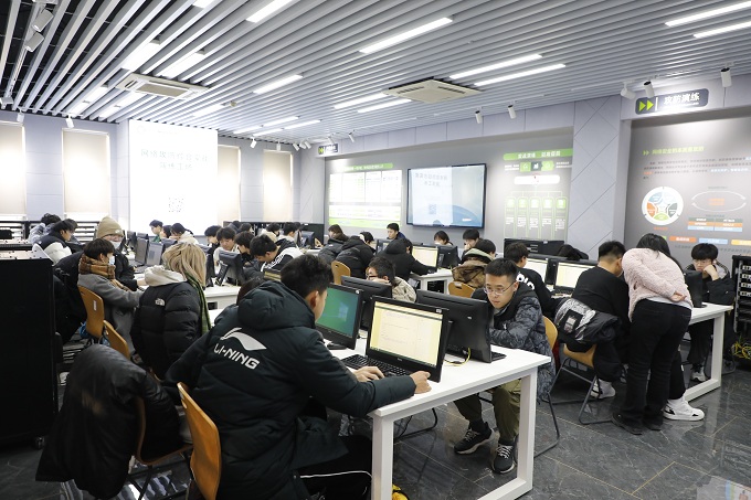 参观2.JPG